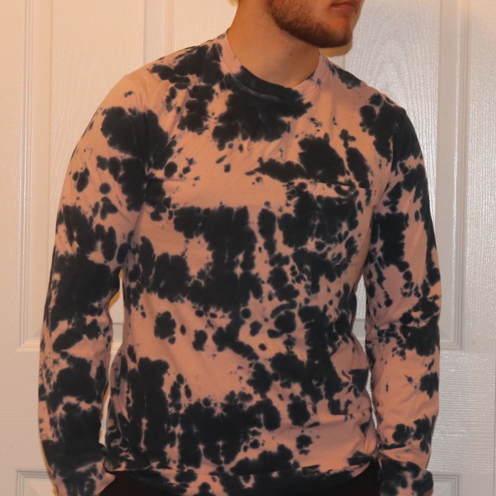 Acid washed long sleeve t
